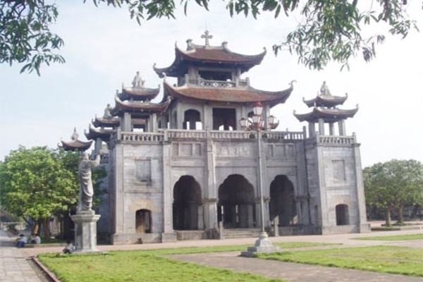 A visit to Phat Diem stone cathedral