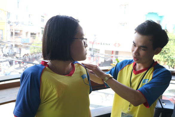 Vietnamese students invent ‘life shirt’ to prevent drowning