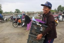 thua thien hue facemasks and hand sanitizer distributed for poor households