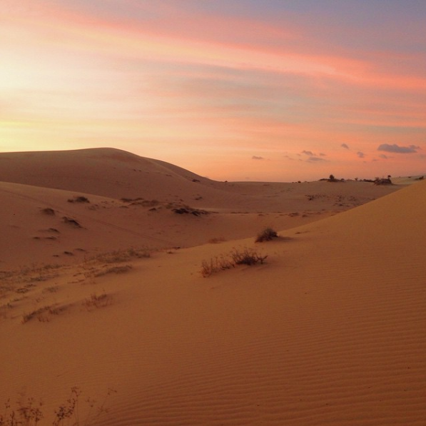 Road to Vietnam’s largest sand dune