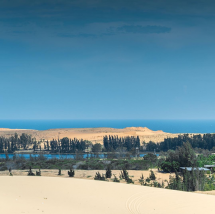 Road to Vietnam’s largest sand dune