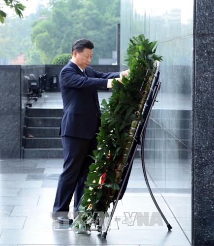 top chinese leader pays tribute to late president ho chi minh  hinh 1