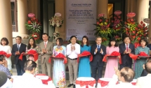 exhibition featuring mosaic portraits of 21 apec economic leaders launched