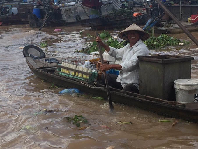 Floating market still a popular Mekong trading hub