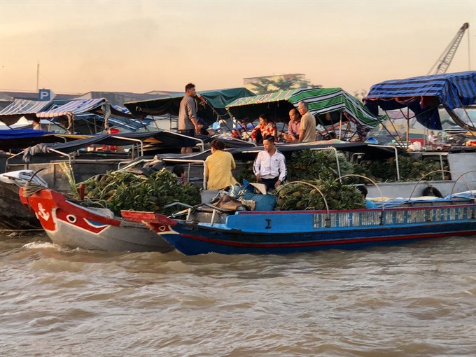 Floating market still a popular Mekong trading hub