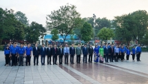 lenins statue in president ho chi minhs hometown symbol of close knit relations