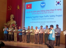 two vietnamese policemen die while trying to stop illegal motorbike race