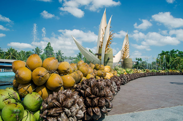 Fifth Ben Tre coconut festival to to honour traditional costume of women in the south