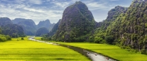 the number of visitors going to domestic tourist destinations increases sharply