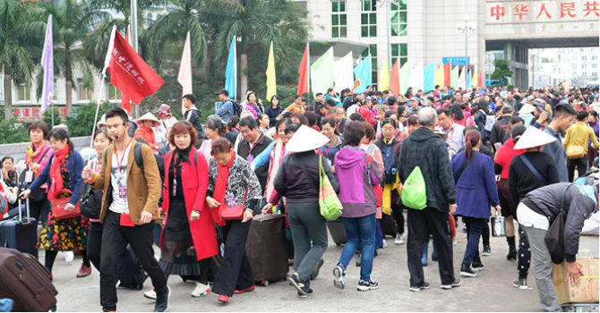 ‘Zero dong’ tours break out again in Quang Ninh