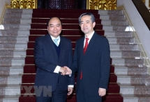 pm welcomes newly appointed chinese danish ambassadors