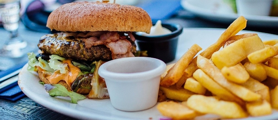 one meal containing high in saturated fat can result in the loss of focus